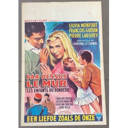PAR-DESSUS LE MUR